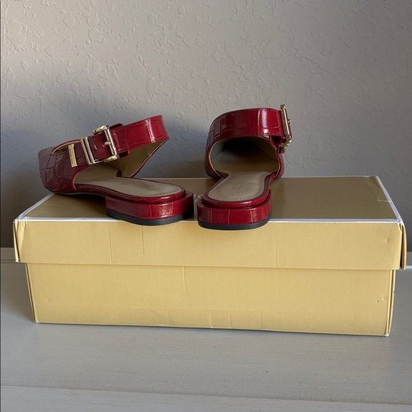 Michael Kors Darrington Burgundy Flats Slingback Women Shoes NWBOX Size 6.5M - Picture 5 of 5